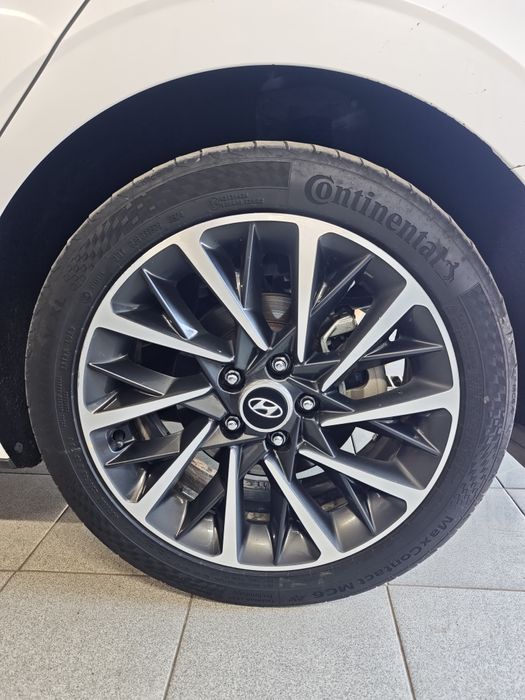 Continental max contact mc 6 235/45 R18