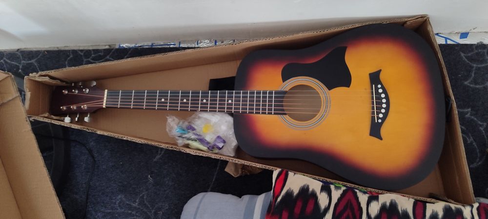Akustik gitara arzon narxda