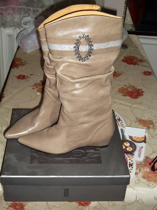 Сапоги женские новые