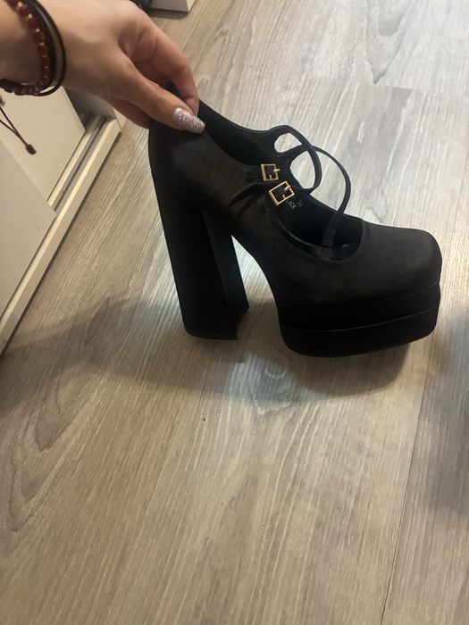 Сатенини обувки нови