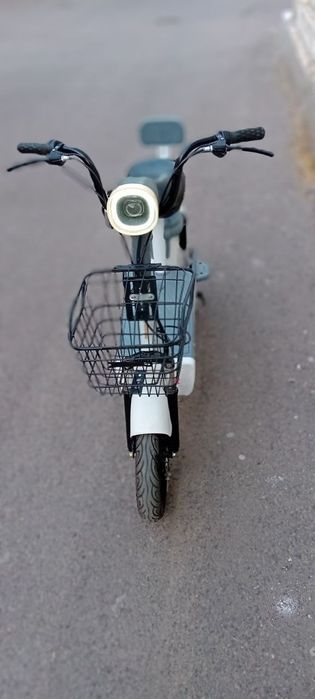 Elektron skuter
Tezligi 35km/s
Yurish masofasi 40km
Holati rasimdagide