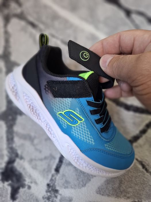Adidas Skechers lumini32