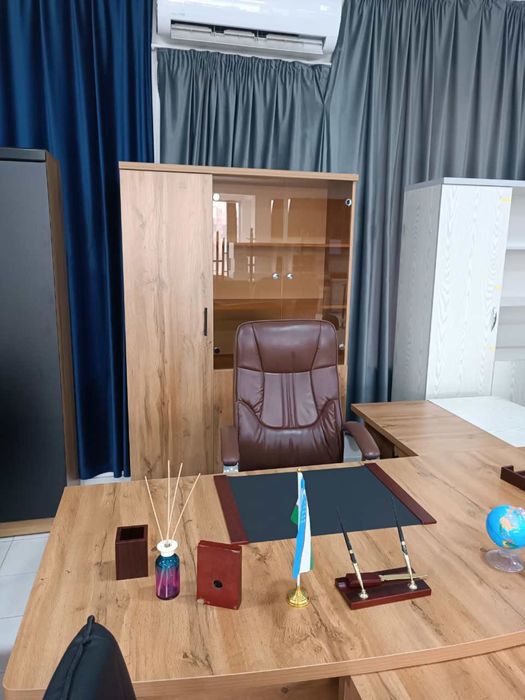 Ofis director uchun mebel