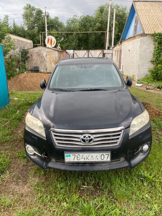 Срочно продам Rav4.