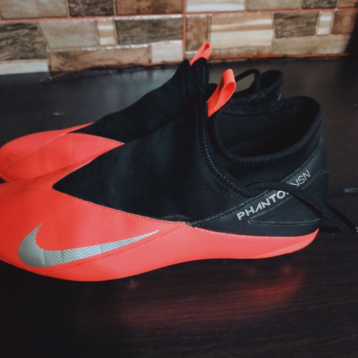 Adidași fotbal,aproape noi