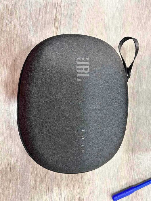 Продавам JBL Tour One M2 – Висок клас безжични слушалки