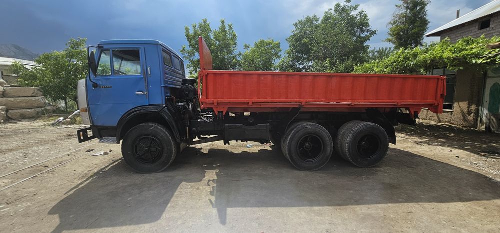 Kamaz sotiladi..