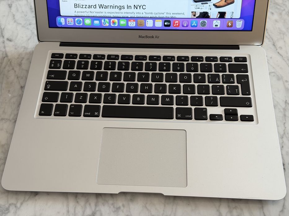 Macbook Air 13” 2017 i5 1.8GHz 8GB Ram, SSD 128GB