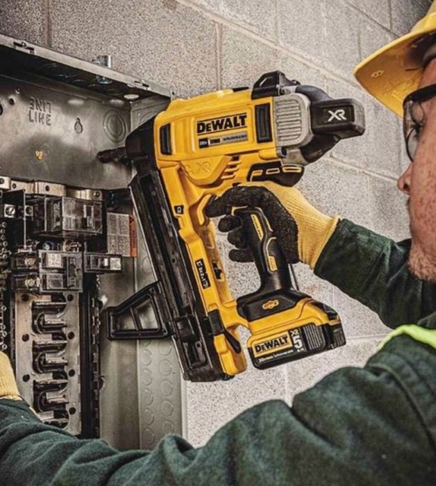 Акумулаторен Такер Пушка за бетон Dewalt DCN890P1  13-57мм