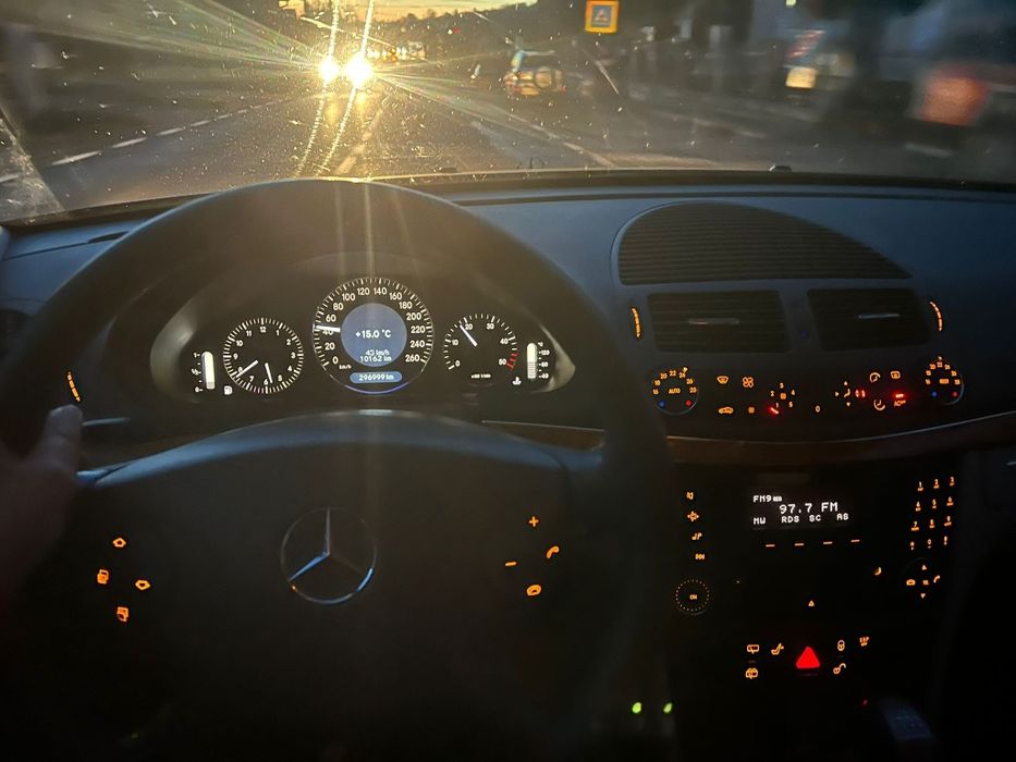 Vând Mercedes w211