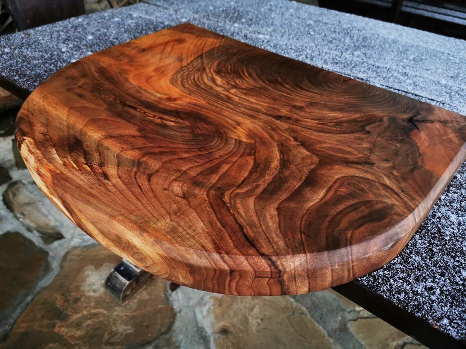 Плот от орех- масив за мивка, полици, колони, стъпала, парапети