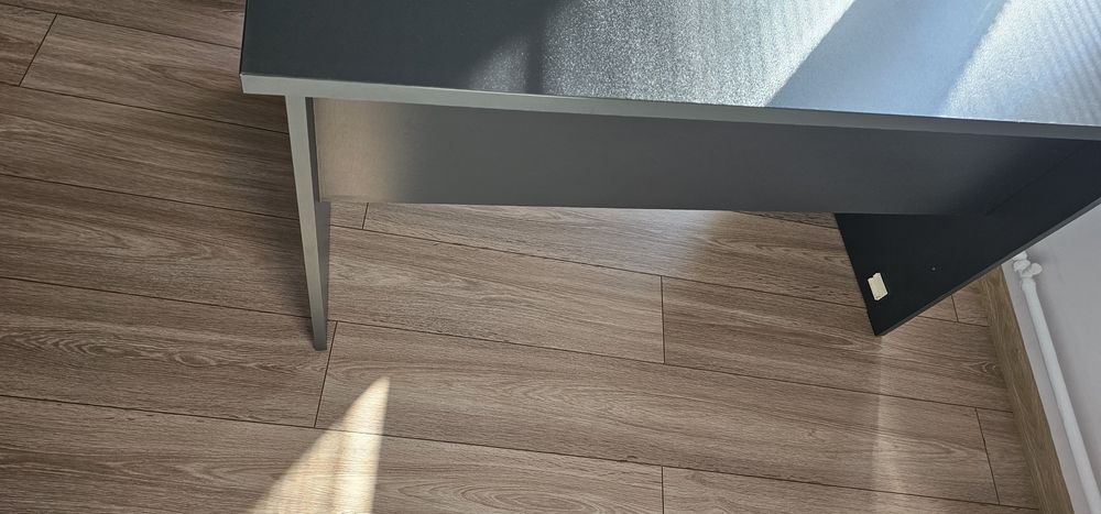 Бюро, цвят тъмно сиво