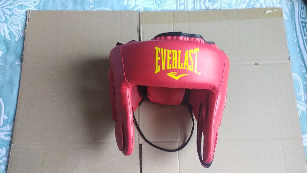 Боксерский шлем Everlast