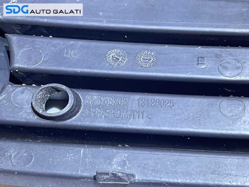 Grila Proiector Ceata Stanga Spoiler Bara Fata Opel Astra H 2004 - 2010 Cod 13126025 [V0228]