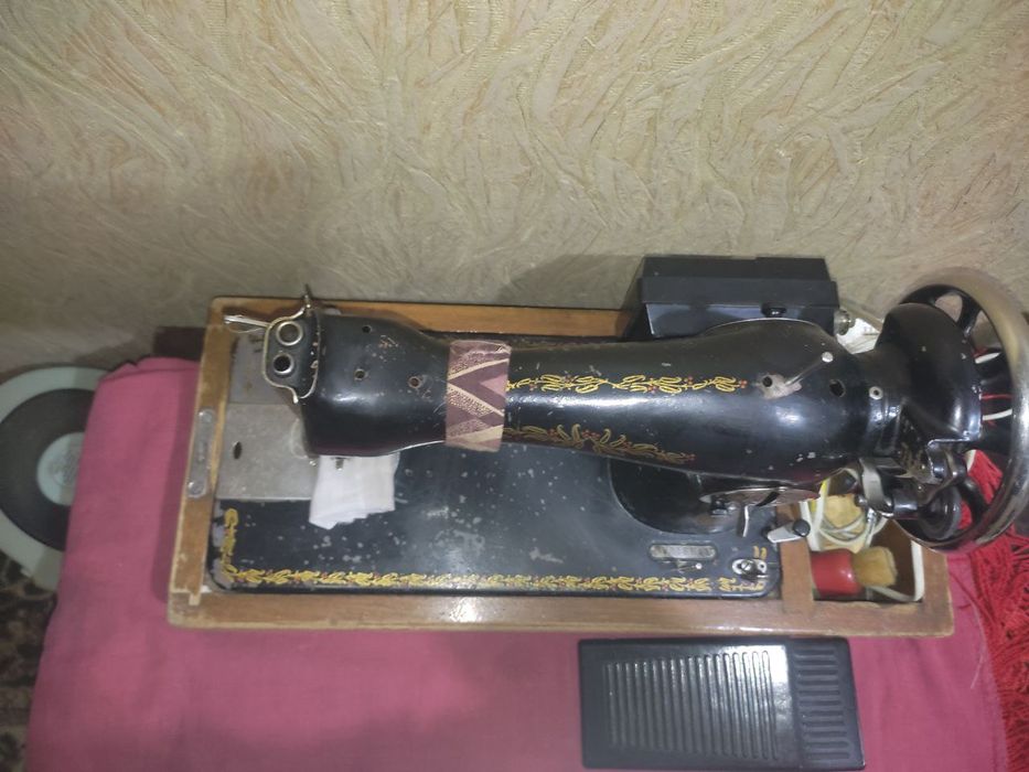 Швейная машинка китайская.срочно продам