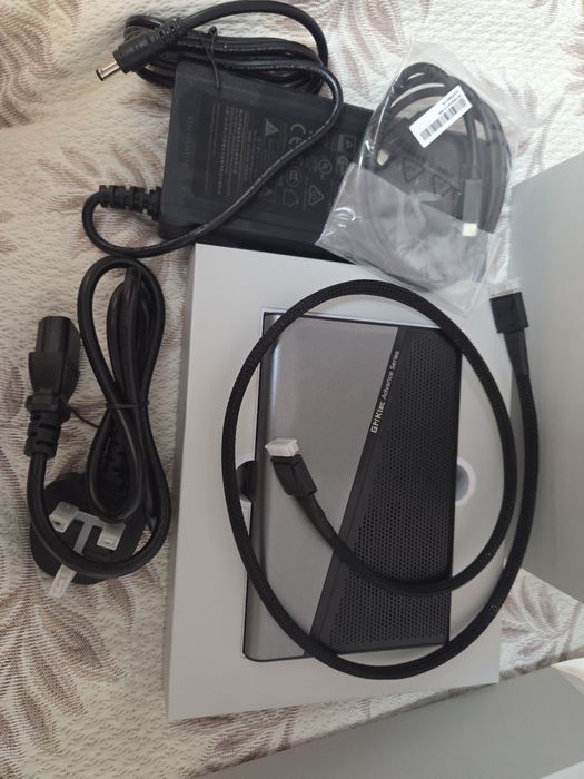 Docking station GPU extern GMKtec AD-GP1 8GB – nou, deschis pentru poz