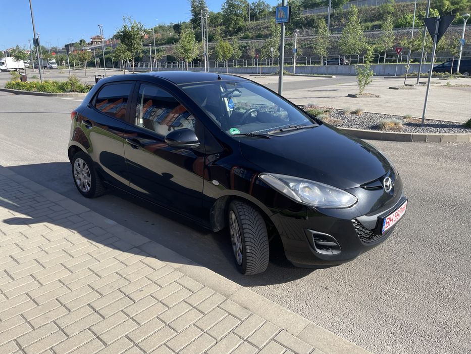 MAZDA 2 2011 — imagine 5