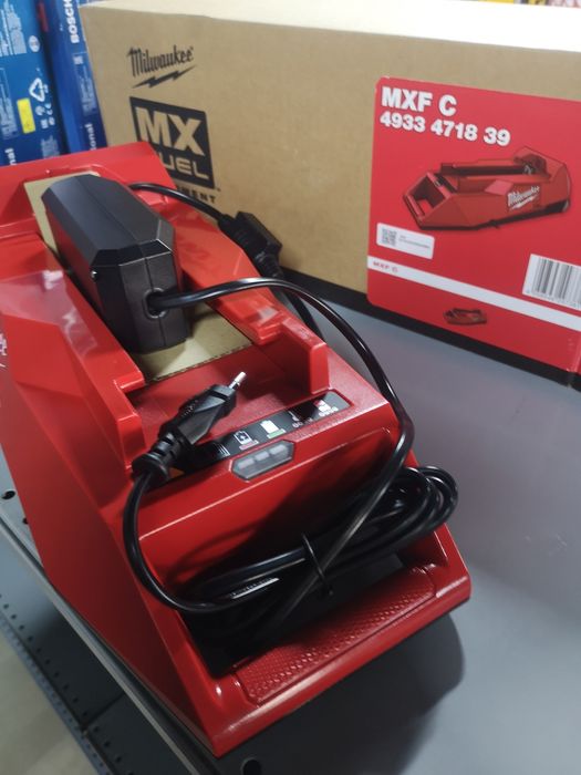 Incarcator MILWAUKEE MXF C nou