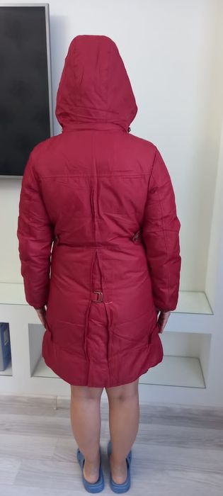 Продам женские куртки