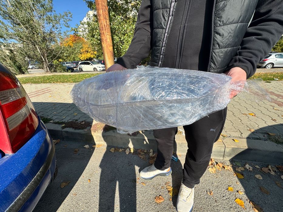 Стъкло за десен фар за Хюндай И30 3та генерация. Нов!