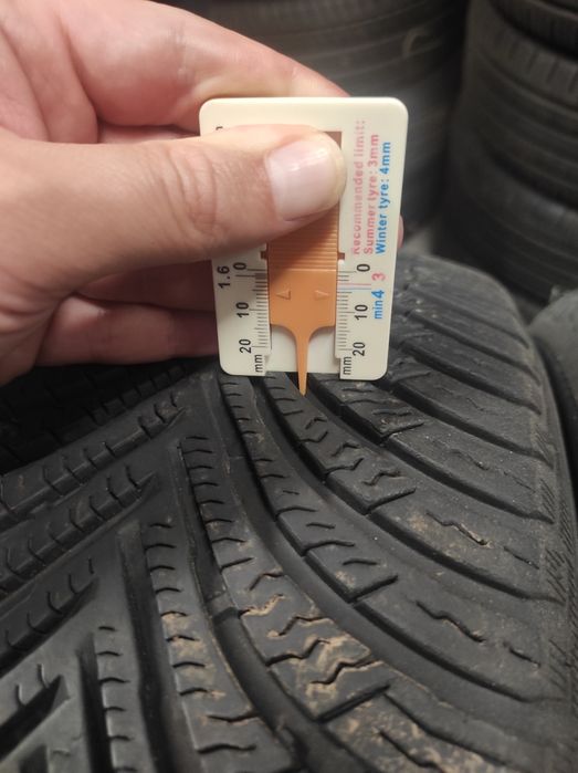 205/60/16 Michelin