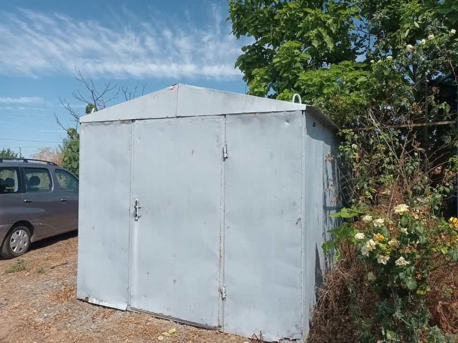 Метален склад-фургон