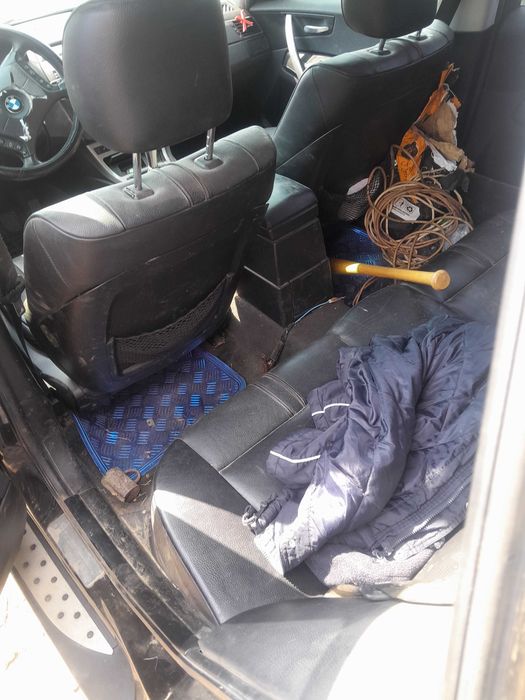 Vând bmw x3 e83 2006 cu toate actele în regula sunt proprietarul mașina a fost implicata într-un accident rutier