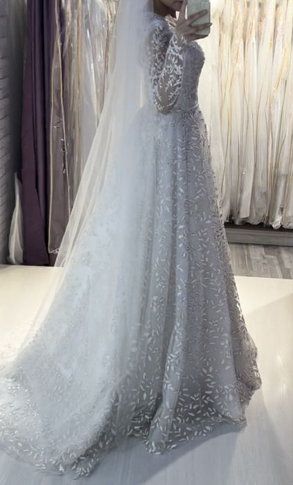 Продам красивое свадебное платье. Торг.