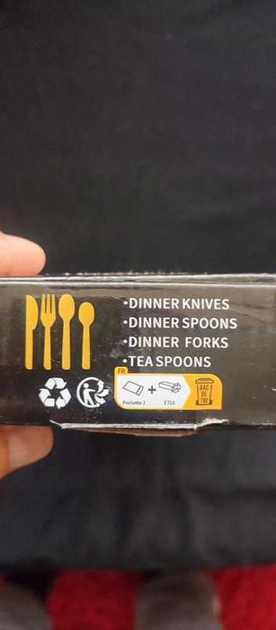 Set tacamuri 6 persoane 30 piese otel culoare  -golt mat .