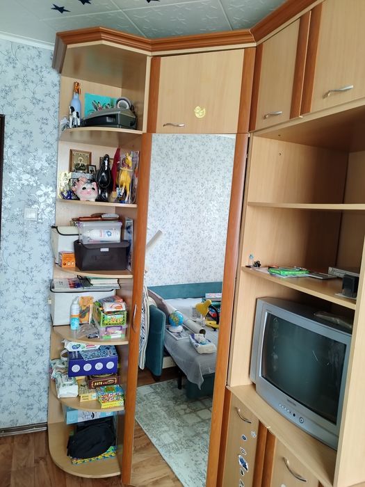 Отдам бесплатно угловую стенку