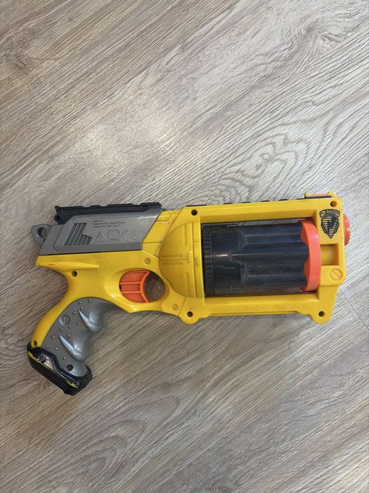 NERF N-Strike Maverick REV-6 — бластер-револьвер (б/у)