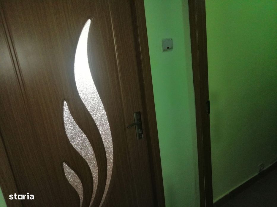 3 camere, mobilat și utilat, centrala proprie, bloc 1989, stradal
