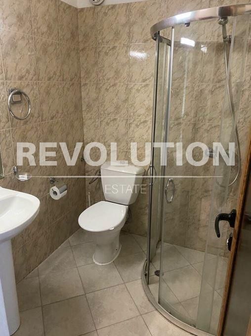 Дава се под наем Двустаен апартамент в Варна, Център - 65 кв.м за 600 € - Снимка #4