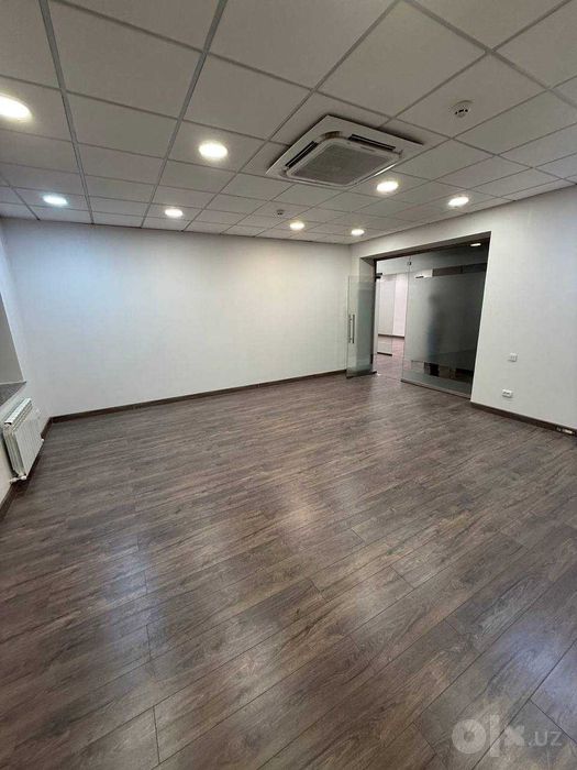 Срочно сдаётся помещение 40 м² в БЦ — Ташсельмаш, парк Ашхабад
