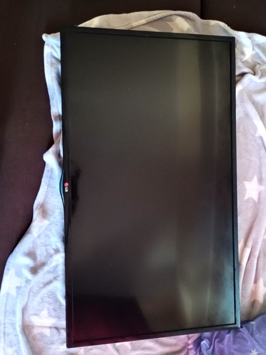 Vand Tv LG pentru piese