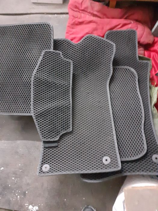 Ковры на ауди80. эво.