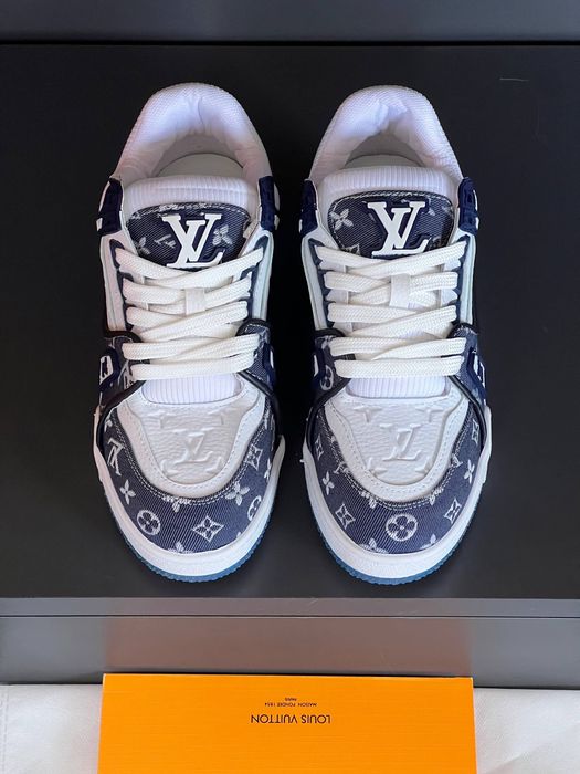 Adidasi Louis Vuitton noi