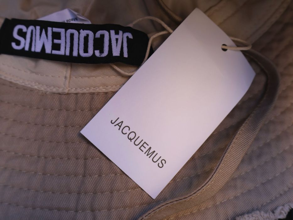 Дамски шапки Jacquemus