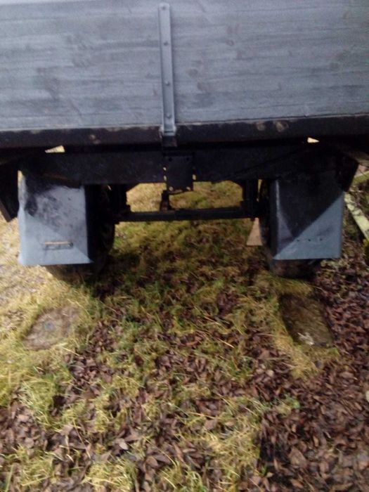 Vand remorca după tractorsi cauciucuri de remorca