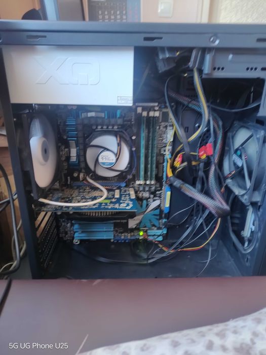 Настолен компютър ASUS