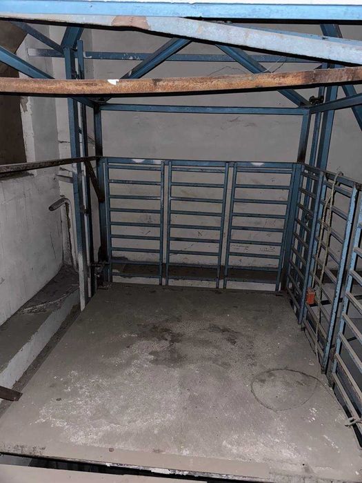 Сдается в аренду складское помещение.(2)этажа.