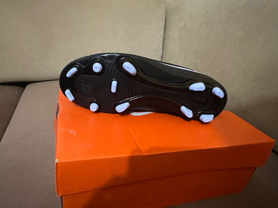 Футболни обувки Nike Phantom 6 Club Juniors