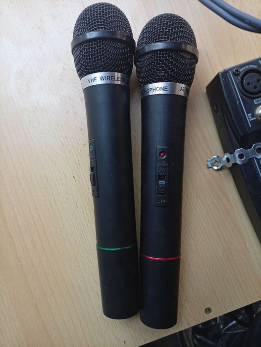 Vând boxe și bloc cu amplificator mixer și microfon