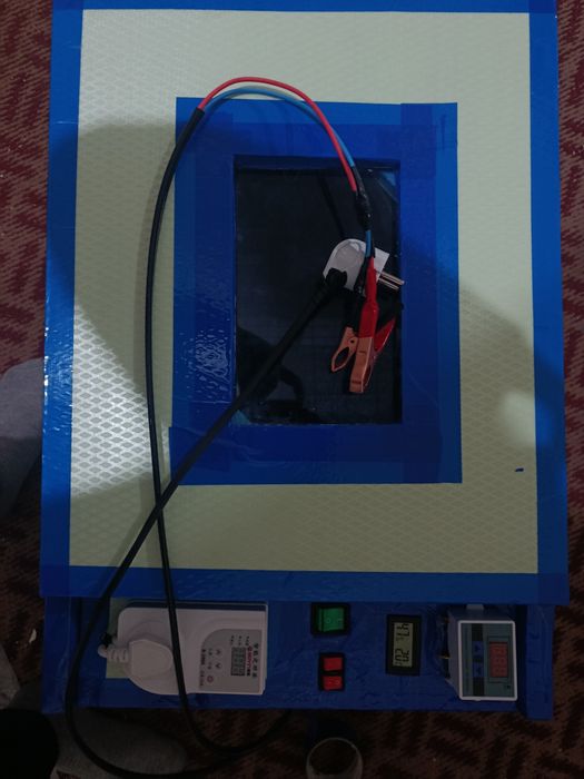 Inkubator 60 tali 12/220v ishlaydi