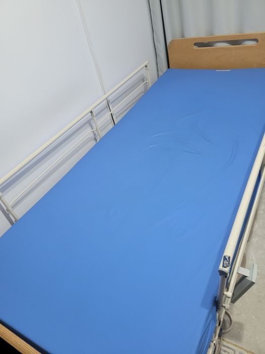 Pat electric pentru bolnavi cu saltea antiescare