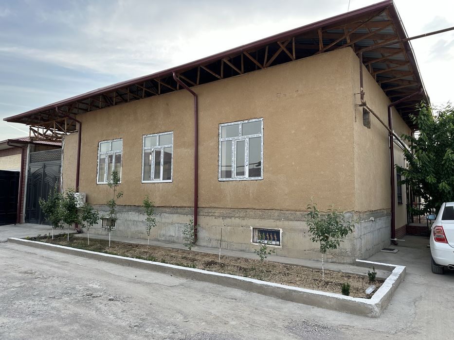 Ozimi uyim srochna sotiladi