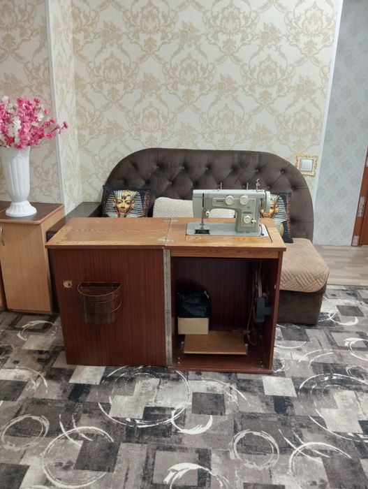Продам швейную машину
