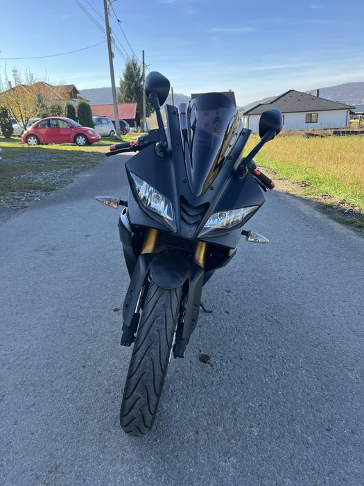Yamaha yzf r125