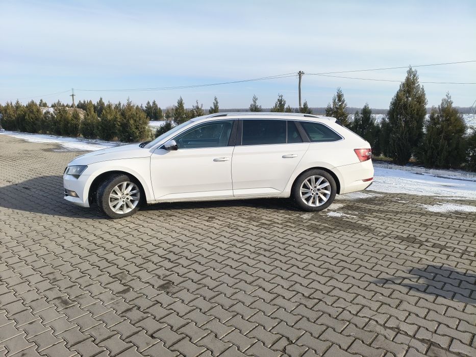 Vând Skoda Superb