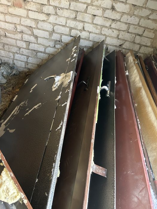 Продам металлический двери